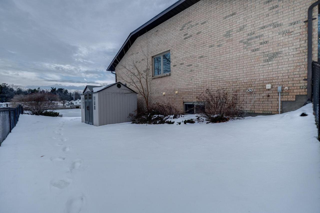 Wasaga Beach Cottage ภายนอก รูปภาพ